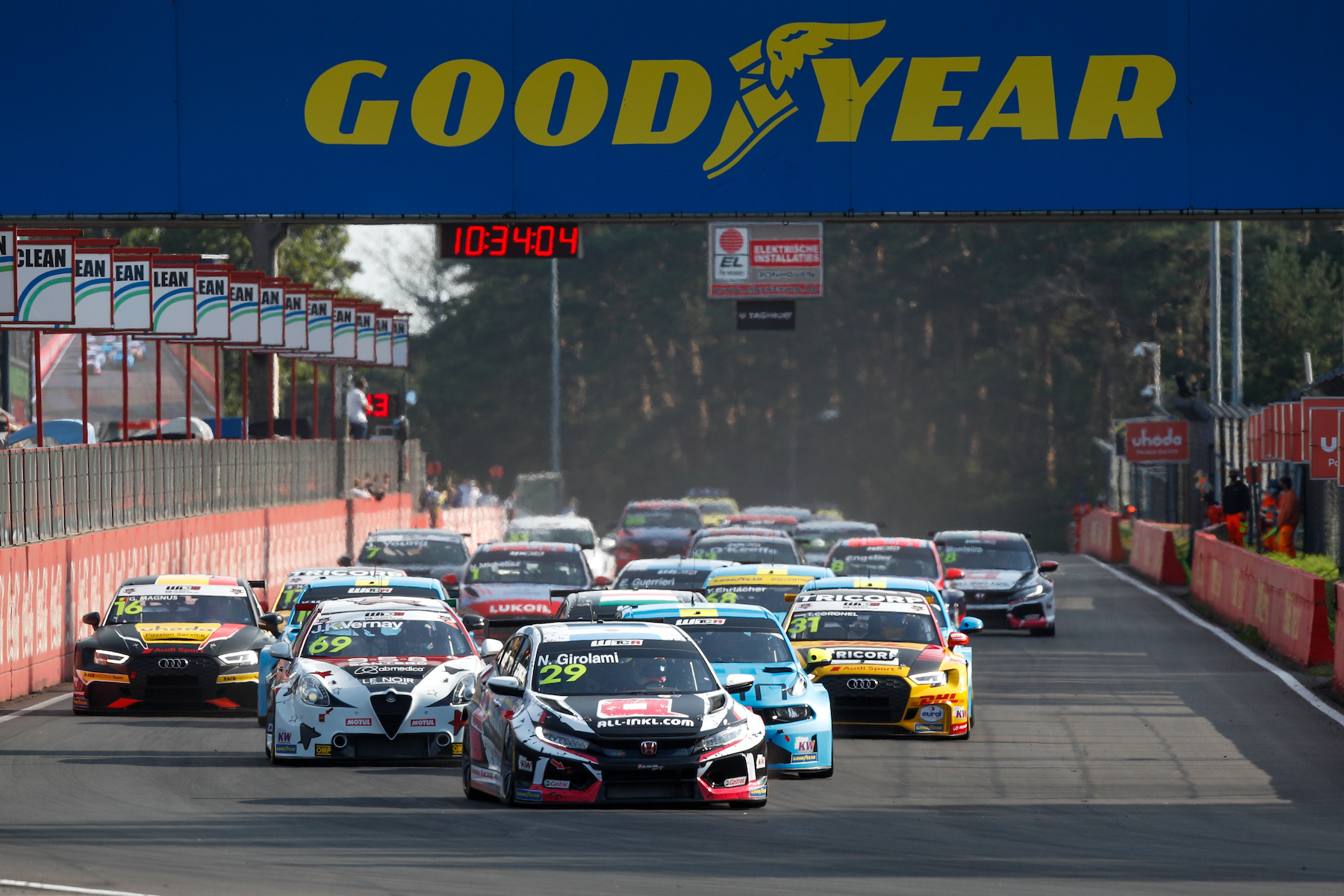 Goodyear completes WTCR debut