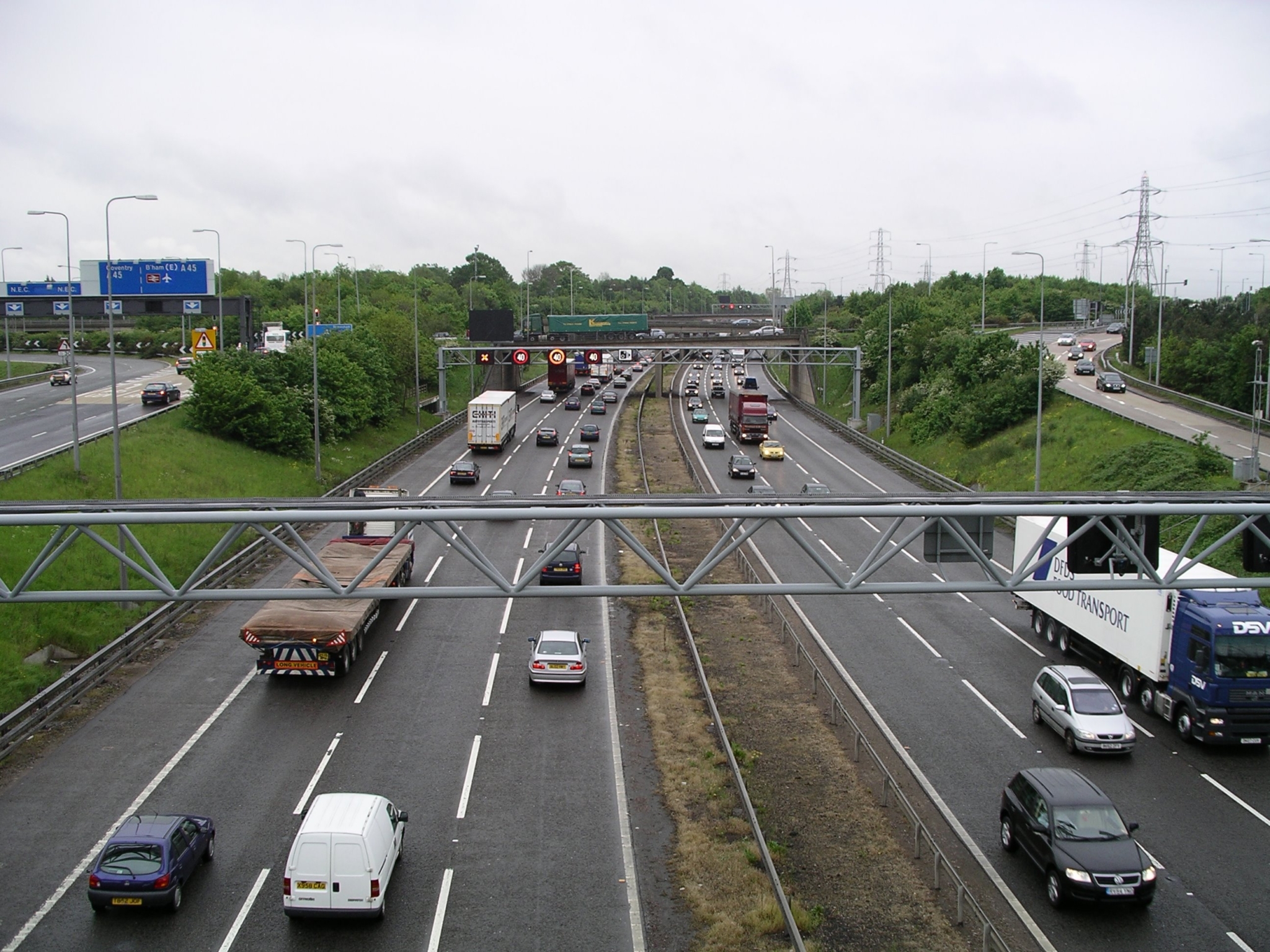 UK drivers welcome smart motorways to reduce congestion and emissions
