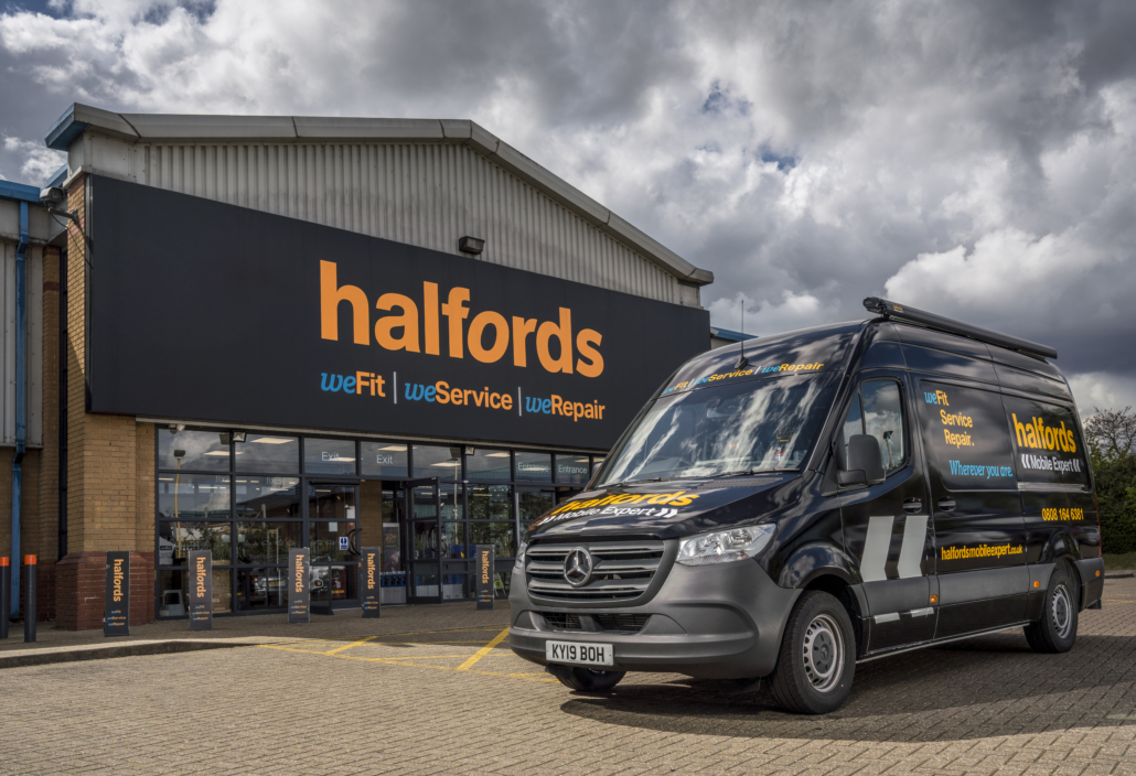 Halfords buys Universal Tyres and Autocentres for £15 million Tyrepress