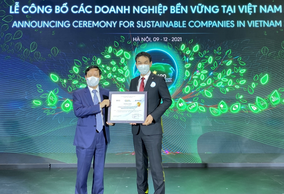 Bridgestone amongst top 10 Sustainable Development Enterprises in Vietnam
