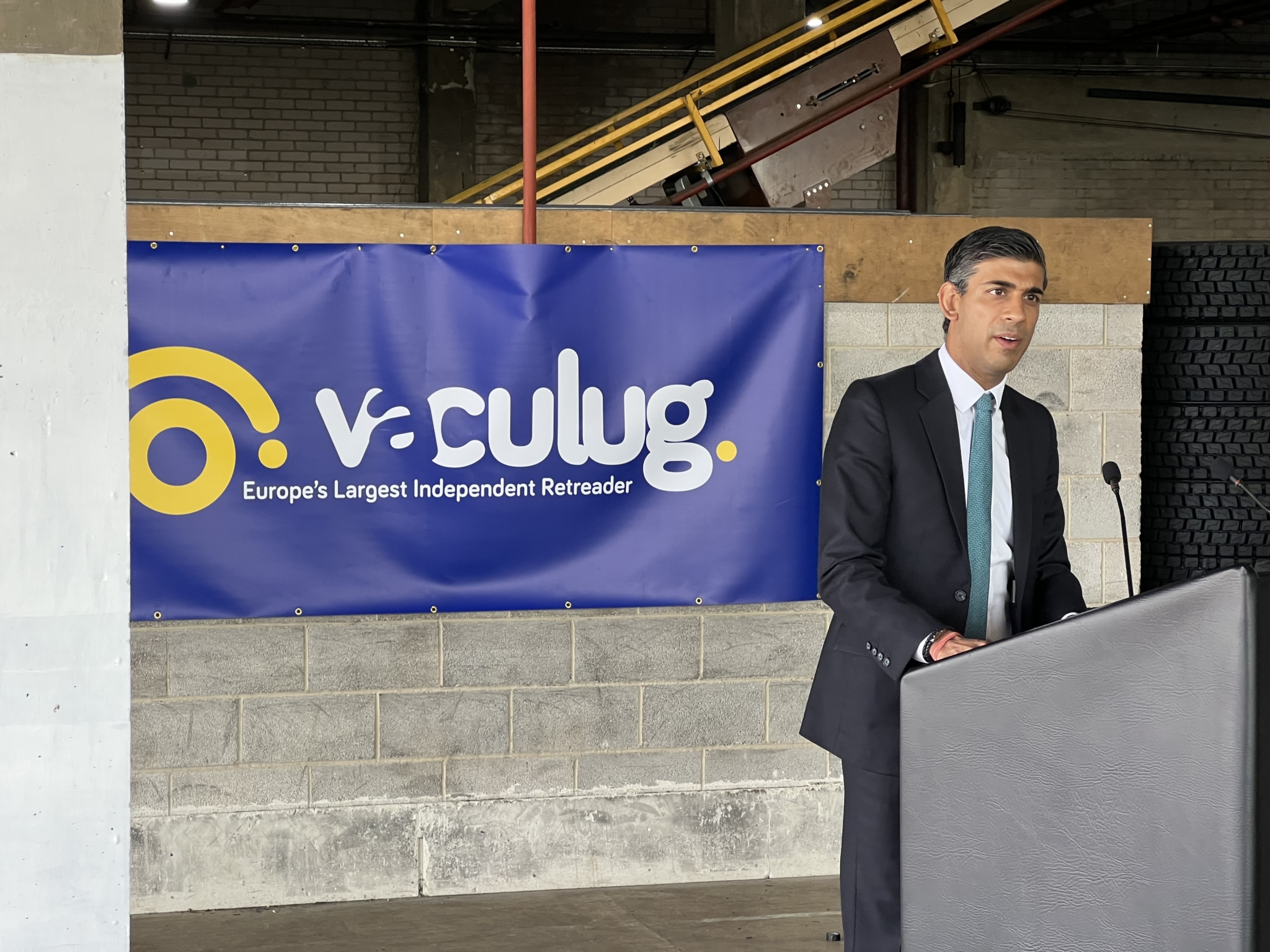 Rishi Sunak launches prime ministerial campaign at Vaculug
