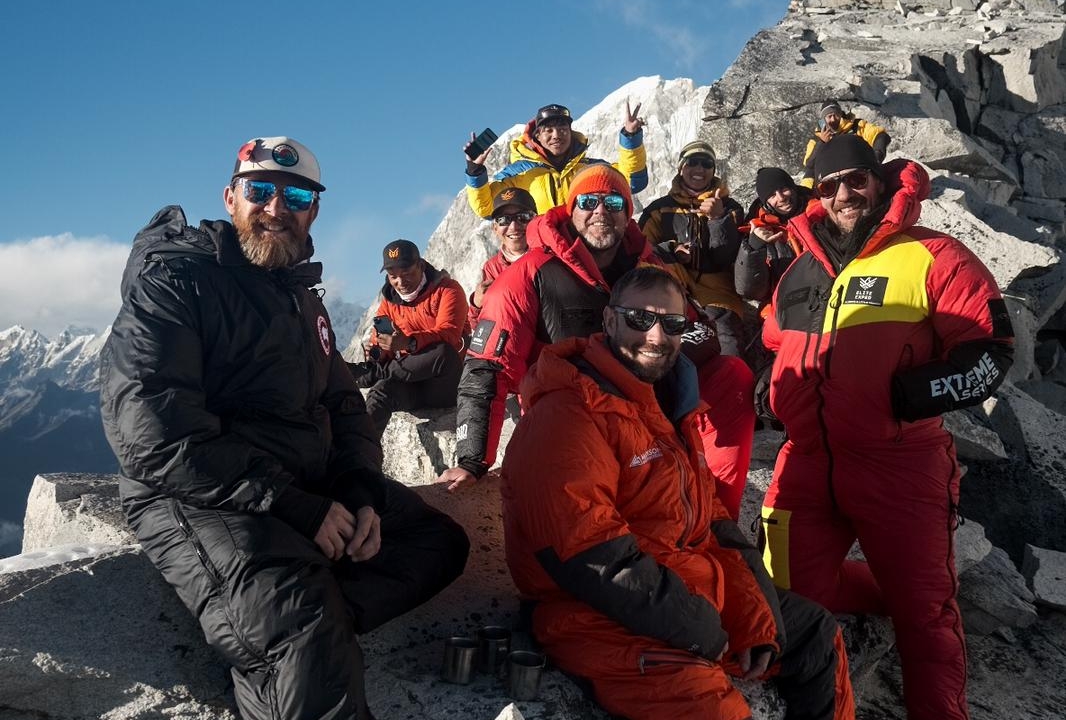 Special Forces duo scale 6,812m peak in Nepal to honour Remembrance Day