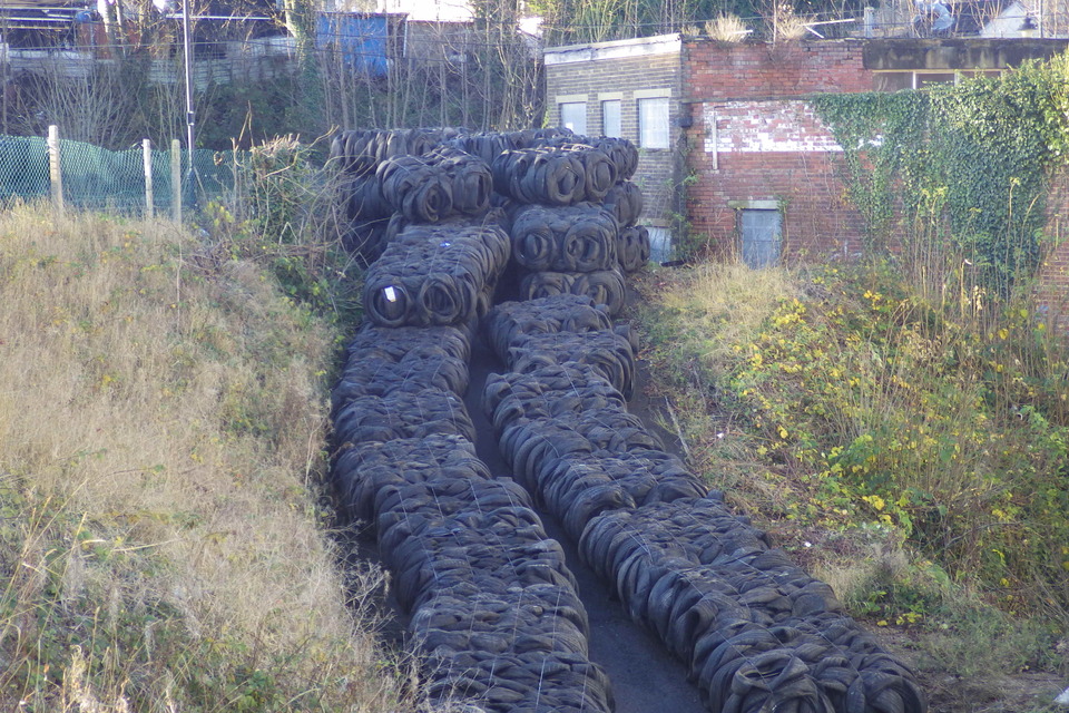 Suspended sentences for waste tyre offences in Calderdale and Bradford