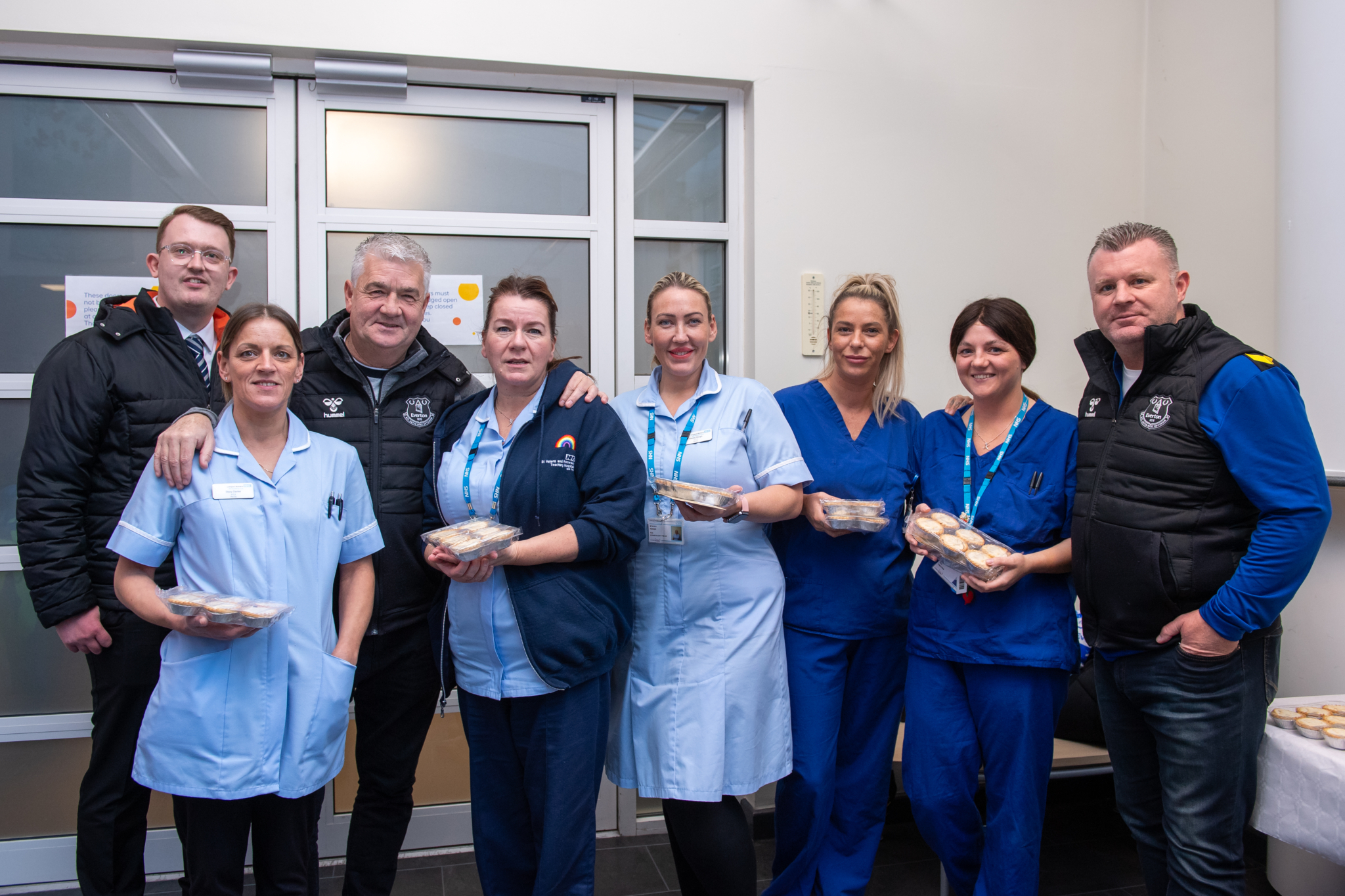 Everton and Davanti ambassadors thank hospital staff