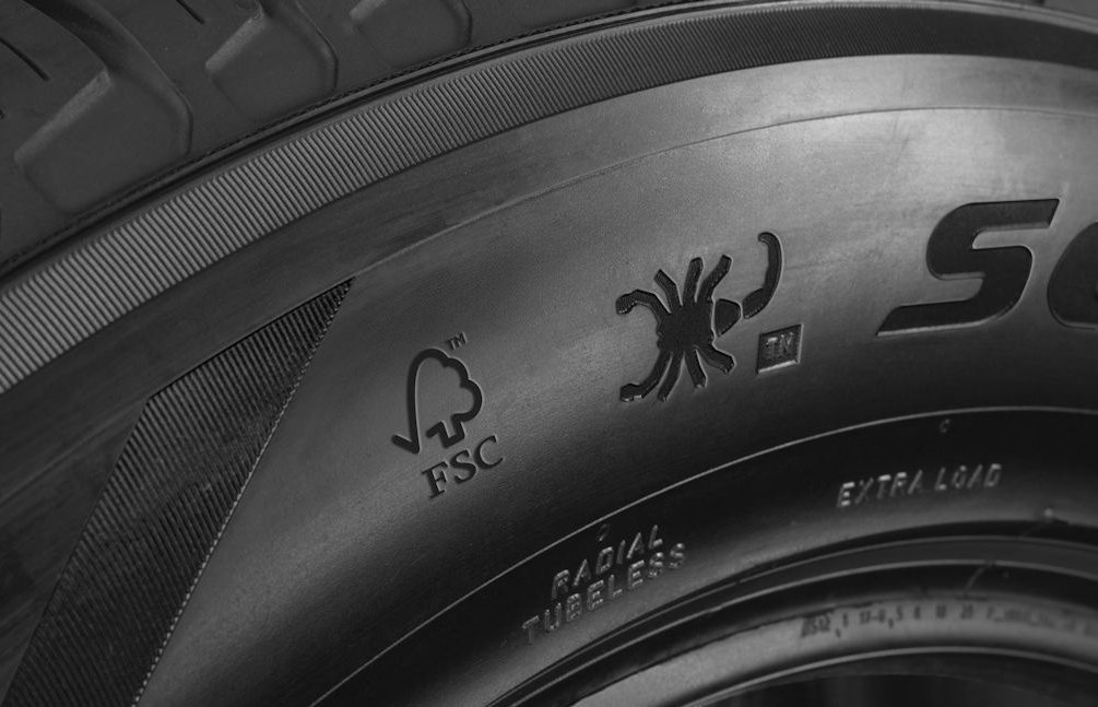 JLR fitting range with FSC-certified Pirelli tyres