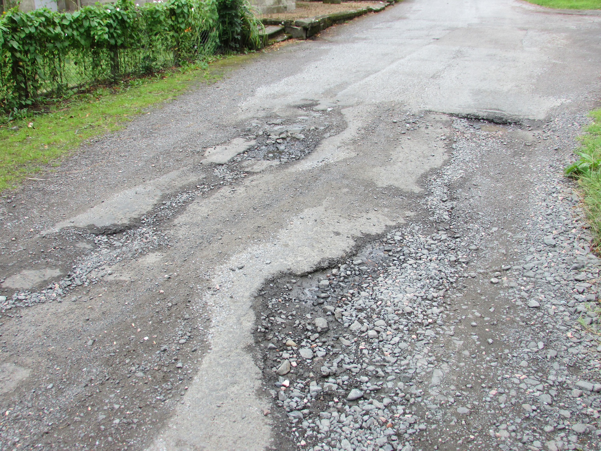 1 in 4 tyre replacements are caused by severe road damage – HiQ