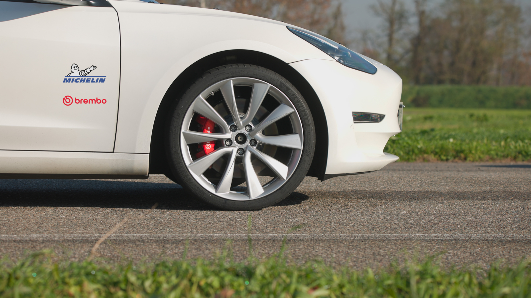 Michelin and Brembo link smart tyres and brakes to shorten braking by 4m